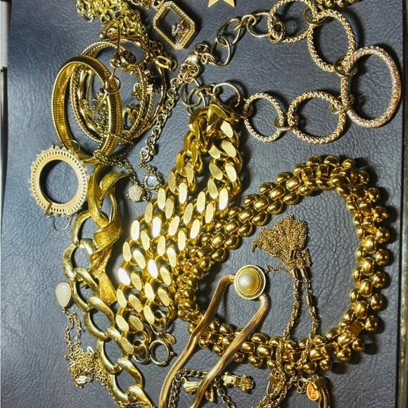 Gold Tone Jewelry Bundle Lot of 18 Chunky Pieces Vintage and Modern Some Signed - Picture 1 of 9